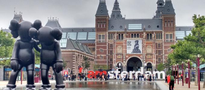 Tourists go to the place they know